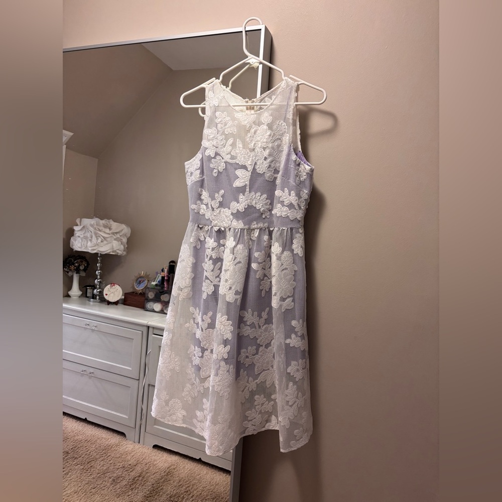 Badgley Mischka Belle White Floral Lace overlay with Purple Lining Women’s Dress